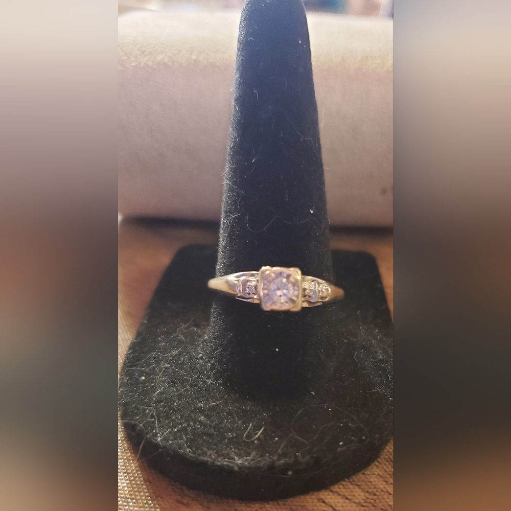Vintage 14k Gold and Diamond Engagement Ring.
